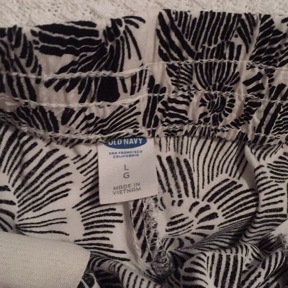 Black and White printed crop pants - Picture 3 of 3